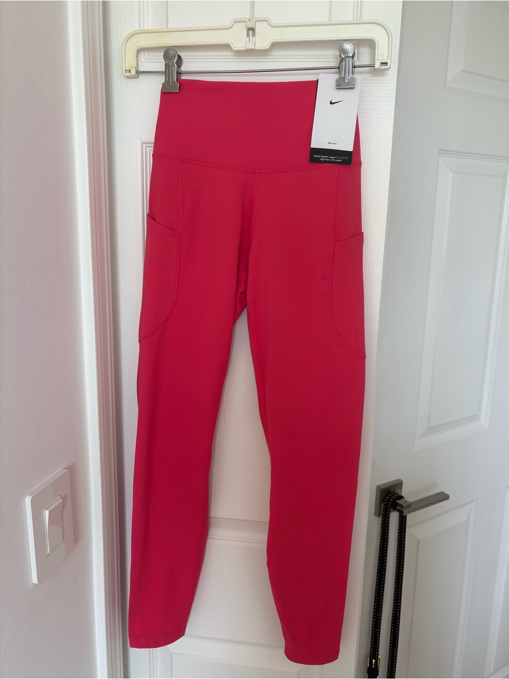 Nike Women's High-Waisted 7/8 Leggings with Pockets size S hot pink